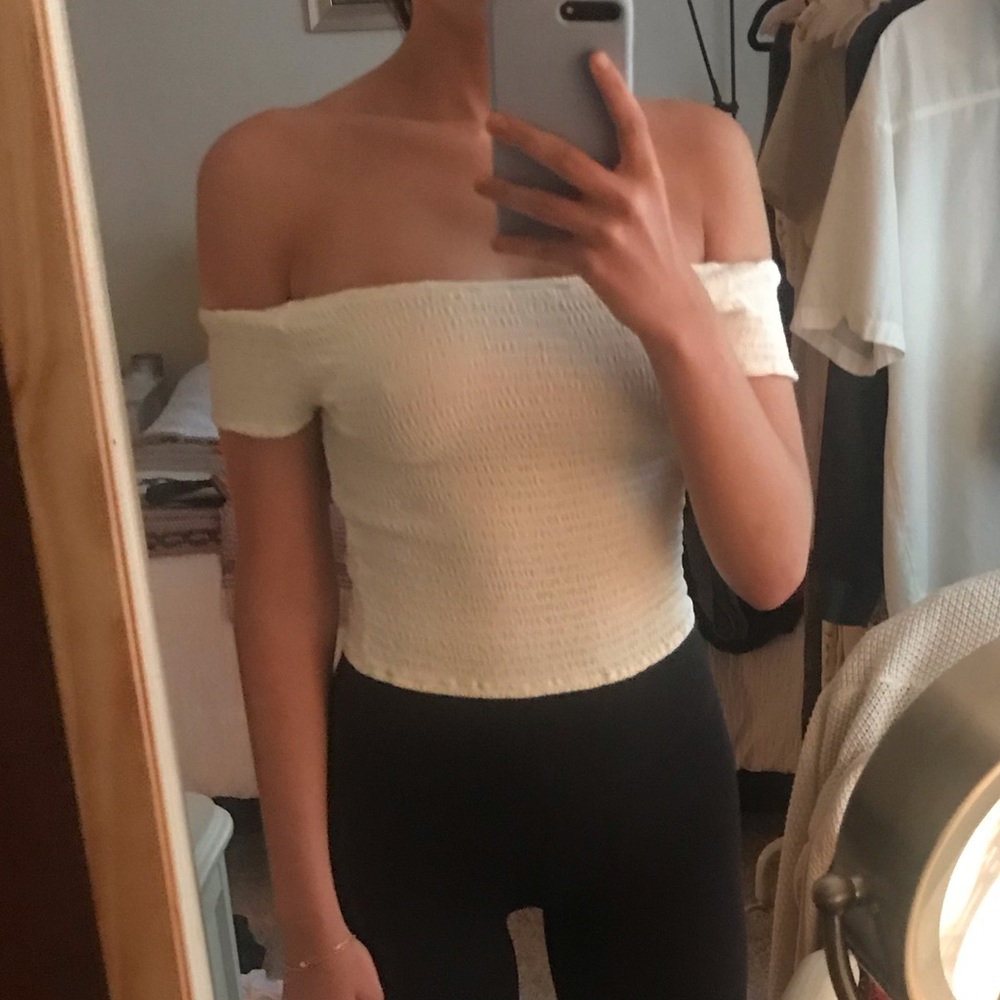 Brandy Melville off-the-shoulder top!